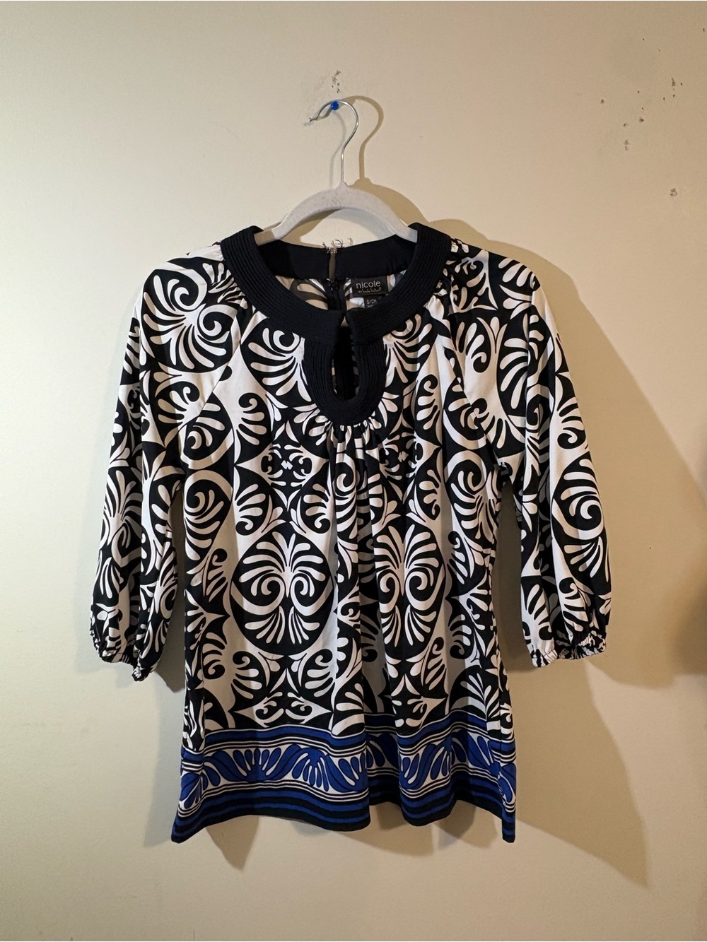Nicole byā Nicole Miller blouse womenās small black white tunic blue bottom